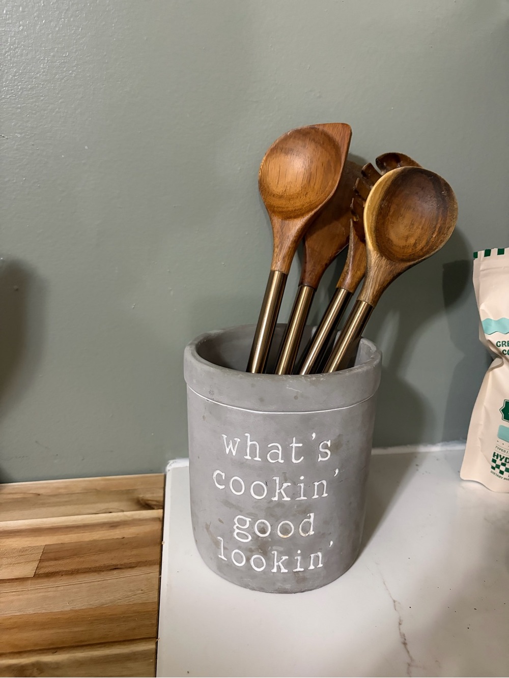 Kitchen utensil holder